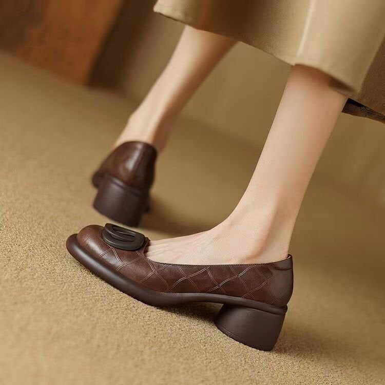 👠【Omejena ponudba 50%】【35-40】2025 nove udobne usnjene čevlje 👠 Retro 4 cm petka 🌟 Elegantne in vsestranske