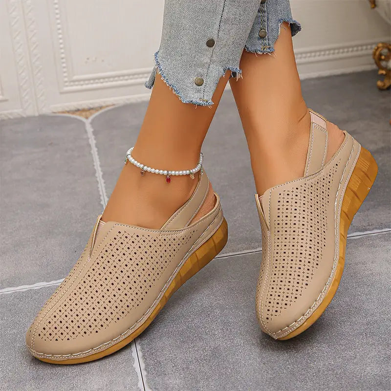 👡2026 ljetne sandale od prave kože: udoban slip-on dizajn s debelim potplatom, prozračni perforirani model za vani (veličine 36-43) 🌿👡
