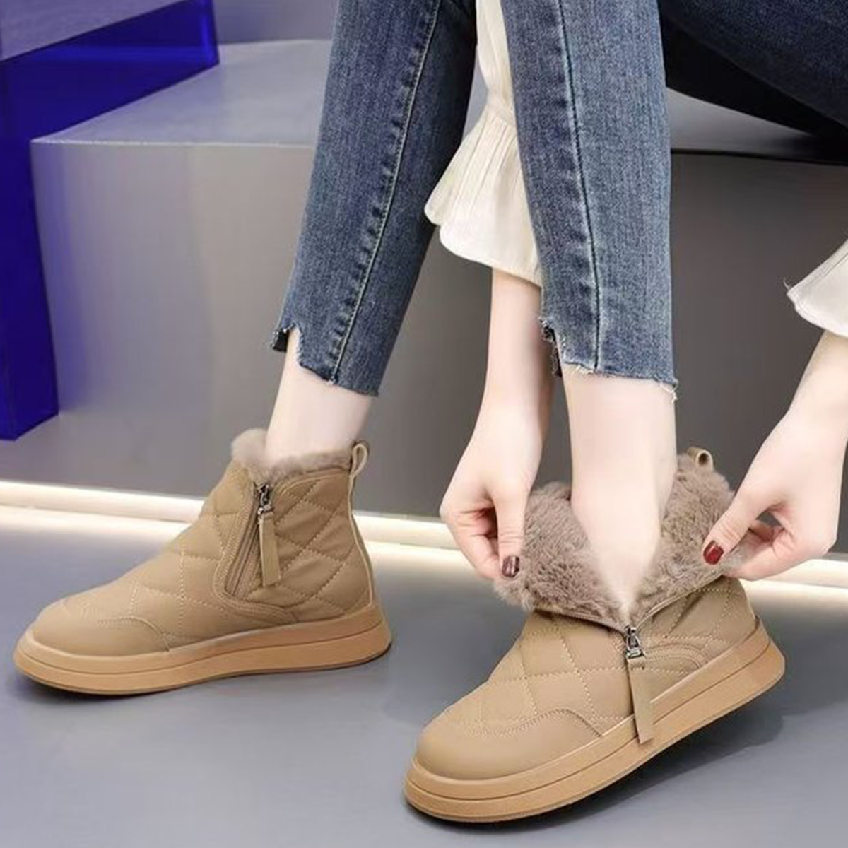 👢【35-41】Jesensko-zimska novost, vodoodporni, protizdrsni, topli in modni, mehki kratki škornji