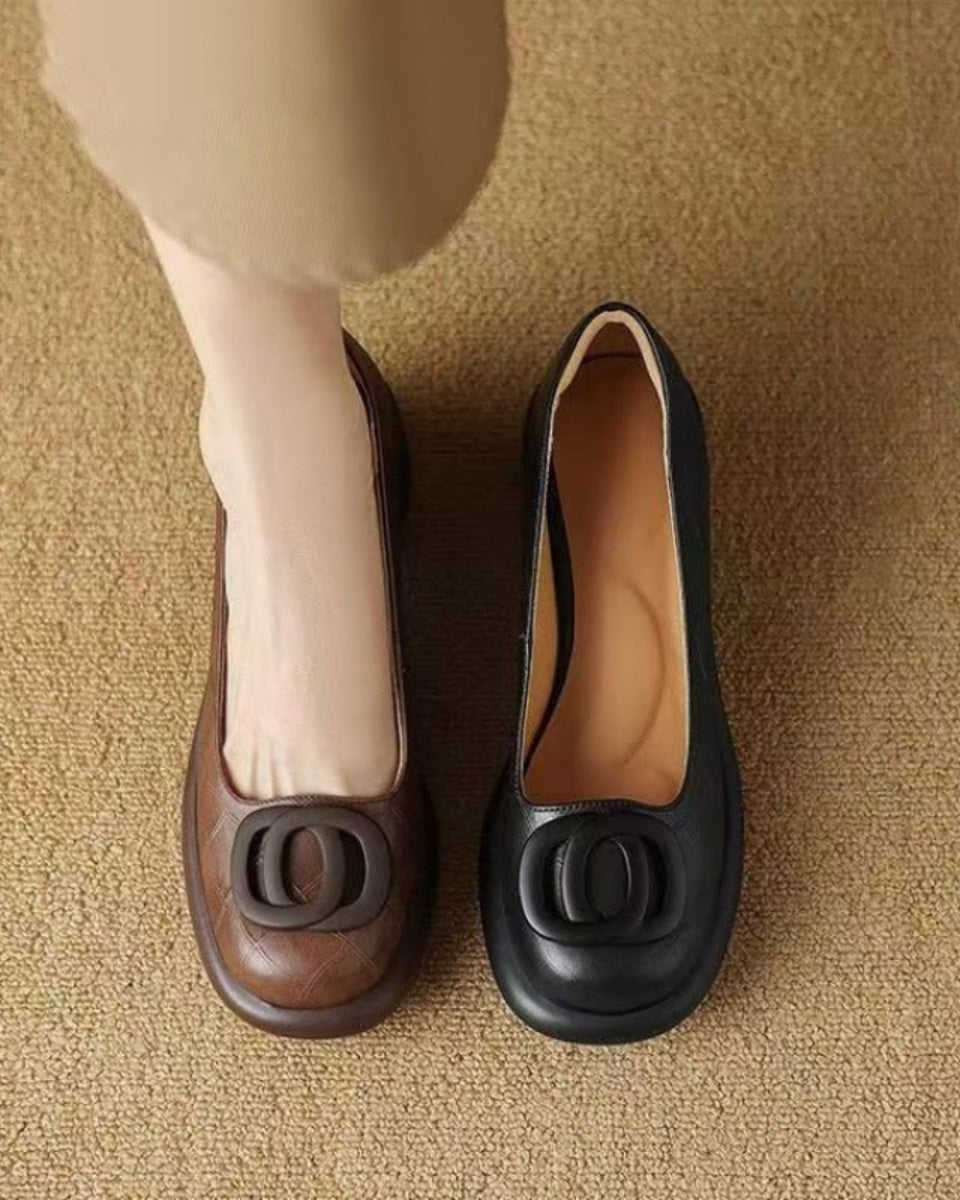 👠【Korlátozott 50% kedvezmény】【35-40】Új, kényelmes bőr cipők 2025 👠 Retro 5 cm sarok 🌟 Elegáns és sokoldalú