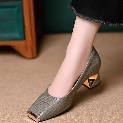👠【35-42】Nove francuske cipele s debelim potpeticama i teksturom, plitkim otvorom