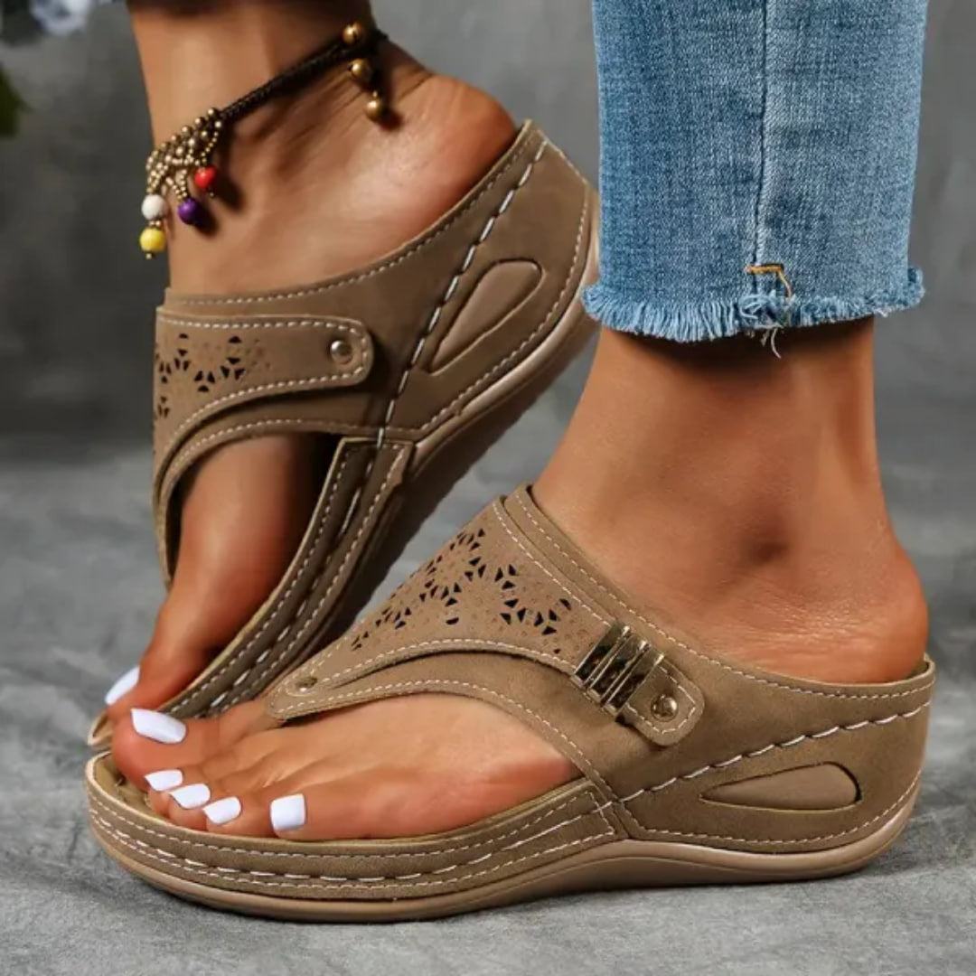 😍👡【35–43】Ženske ljetne udobne neklizajuće papuče 2025. Elegantno i udobno pristaju stopalu.