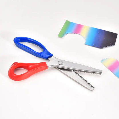 ✂️✨ Škare za šivanje i čipku "uradi sam" 🧵💖 Precizno i jednostavno rezanje u bilo kojem trenutku, pomažući vam da stvorite vlastita remek-djela 🎀🌟