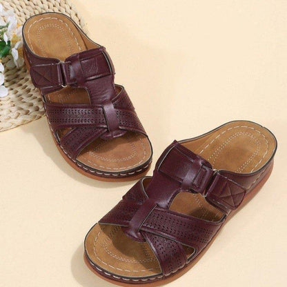 👡【Veličine 35-43】Ženske sandale s debelom petom i kosim potplatom, mekani potplat, udobne čak i nakon dugog nošenja.