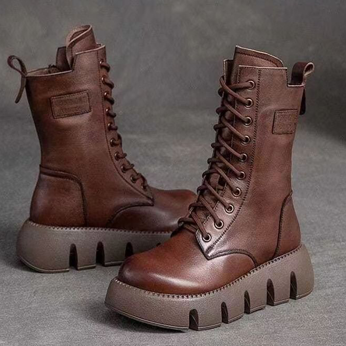 Limitovaná ponuka 42% zľava 🔥👢【35-40】Vysokokvalitné ručne vyrábané dámske mäkké kožené čižmy s hrubou podrážkou, nové jeseň–zima 2025