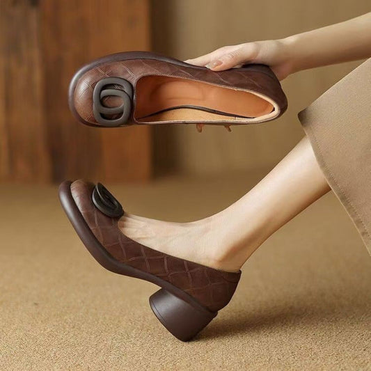 👠【Omejena ponudba 50%】【35-40】2025 nove udobne usnjene čevlje 👠 Retro 4 cm petka 🌟 Elegantne in vsestranske