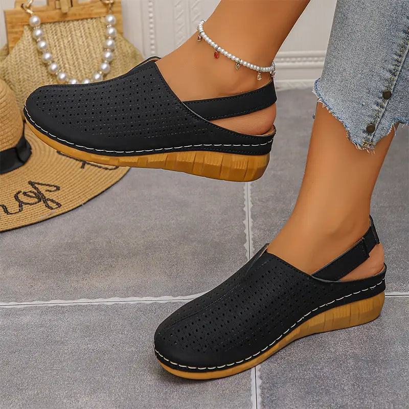 👡2026 ljetne sandale od prave kože: udoban slip-on dizajn s debelim potplatom, prozračni perforirani model za vani (veličine 36-43) 🌿👡